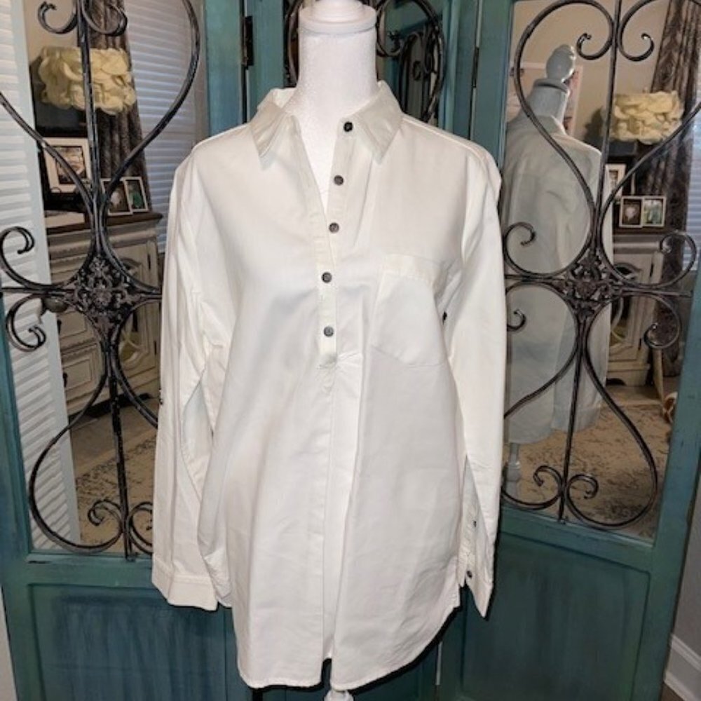 Ladies Sonoma white blouse w/tabs to roll sleeves Worn once dry cleaned